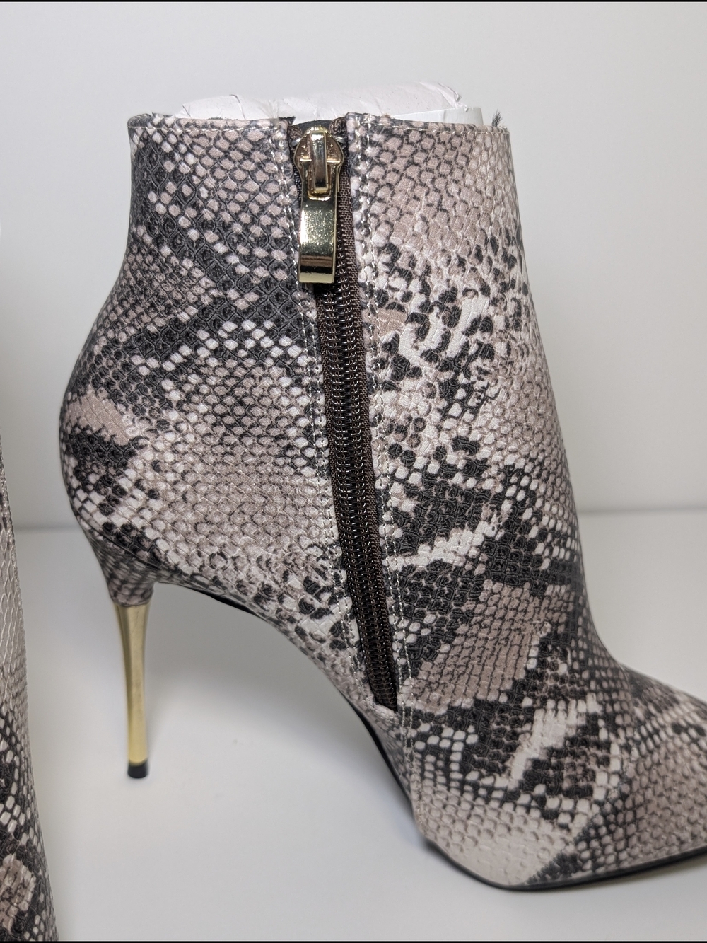 Qupid Snakeskin Ankle Boots Sz 6 NIB Pointy Toe Gold Stiletto High Heel Booties - Picture 4 of 9